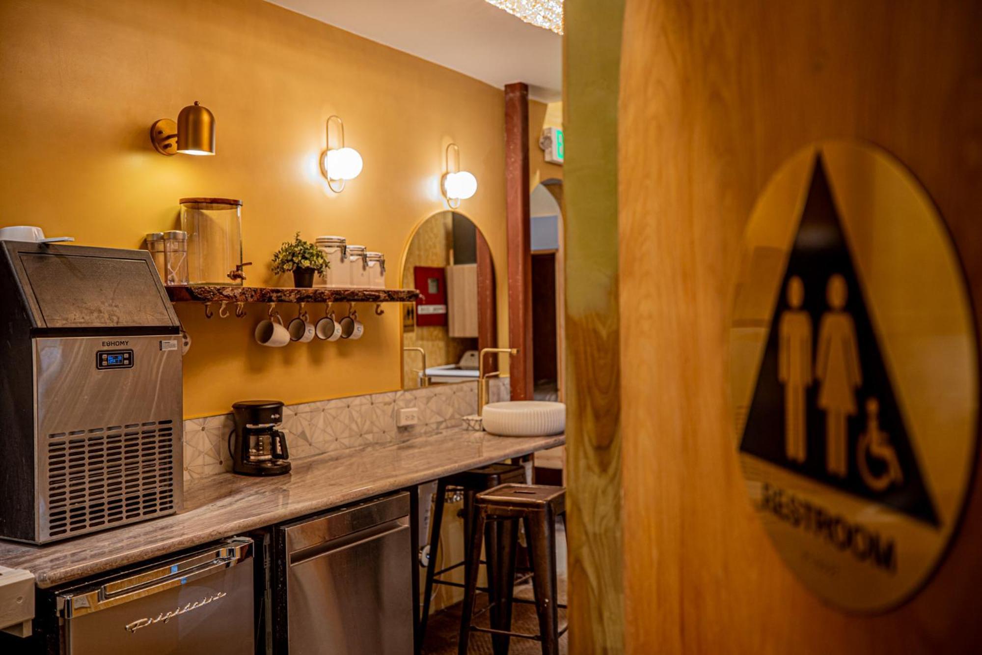 Social Stays - Santa Barbara'S First Hostel On State Street Exterior foto