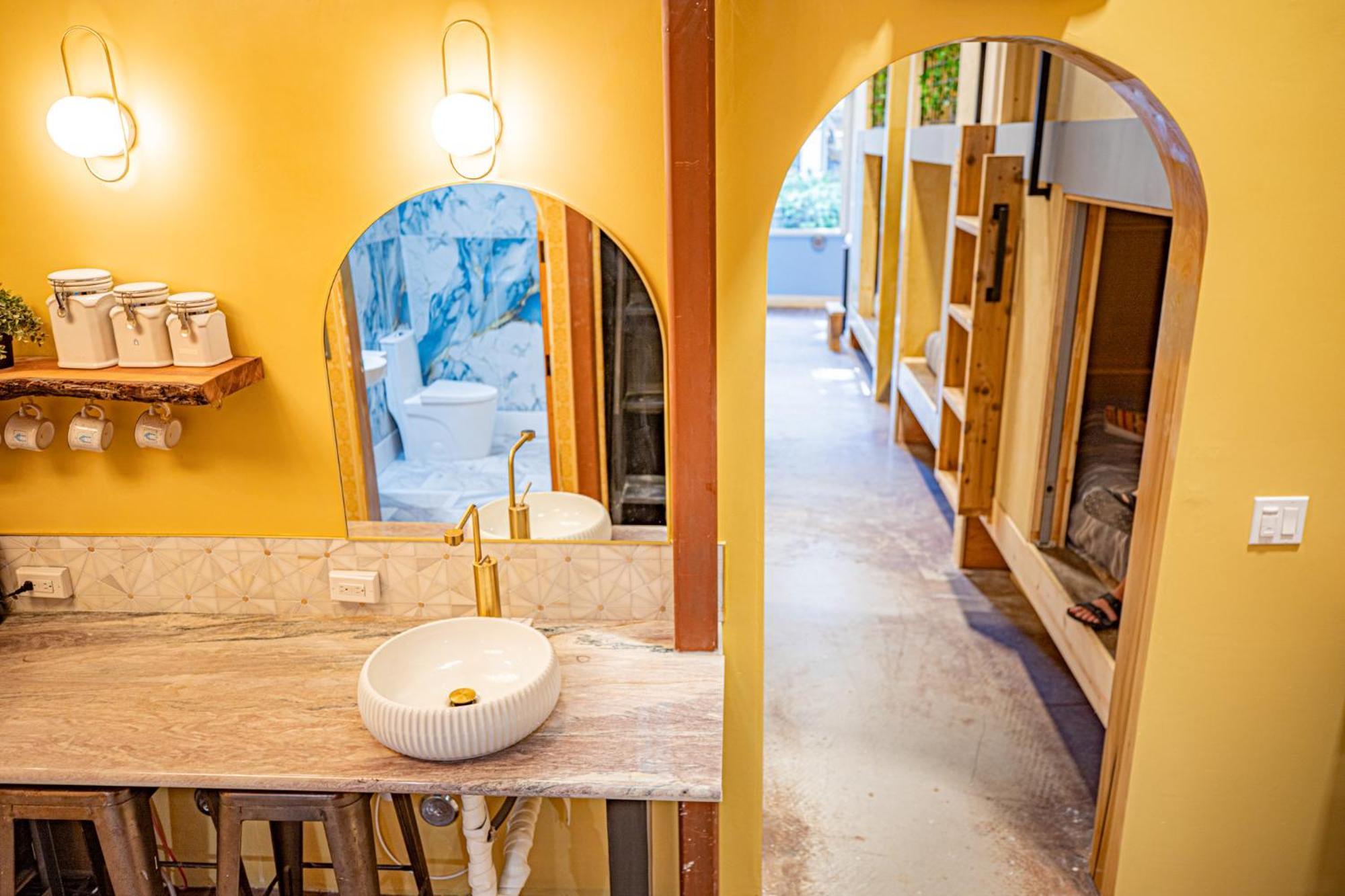 Social Stays - Santa Barbara'S First Hostel On State Street Exterior foto