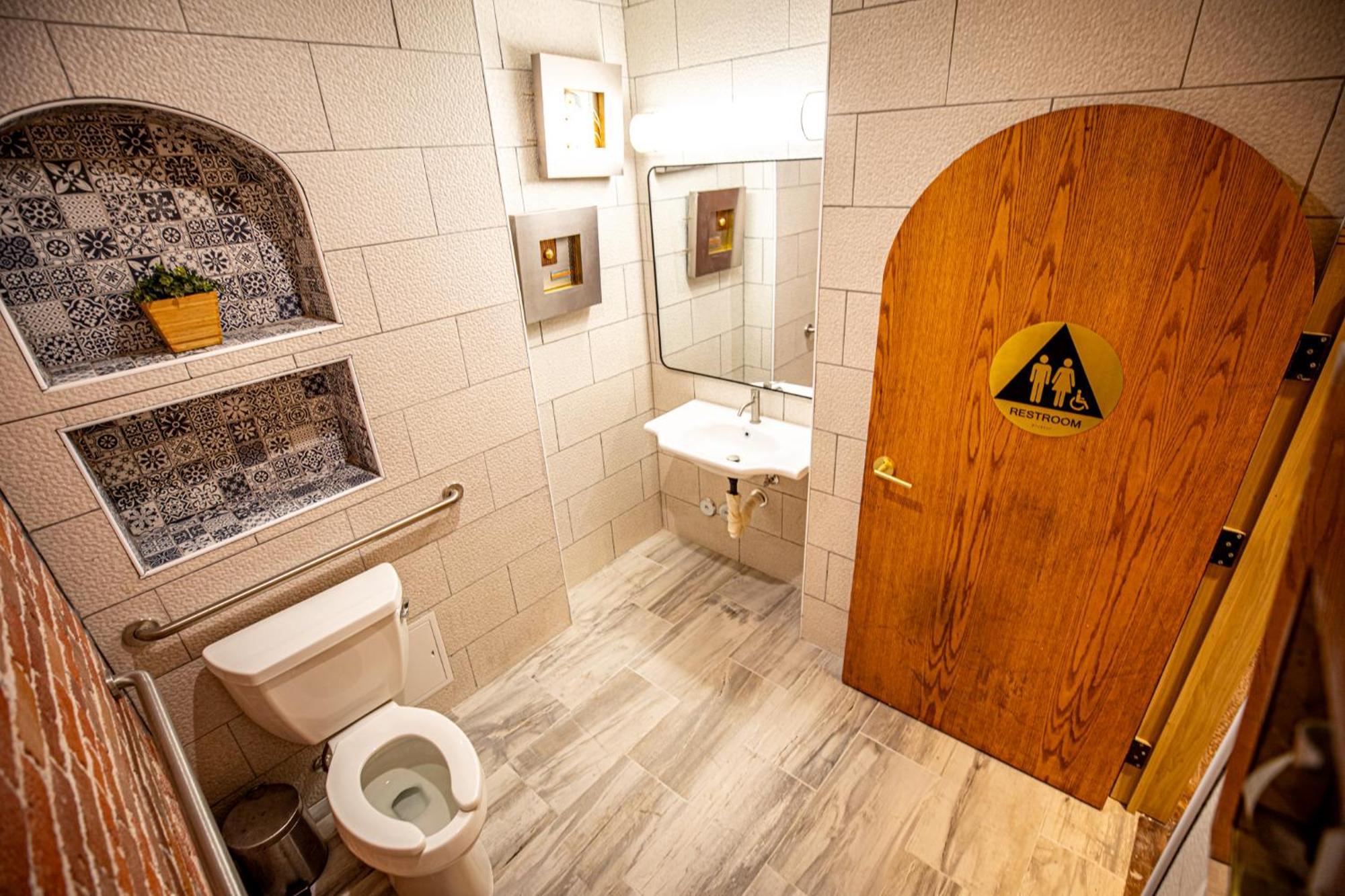 Social Stays - Santa Barbara'S First Hostel On State Street Exterior foto